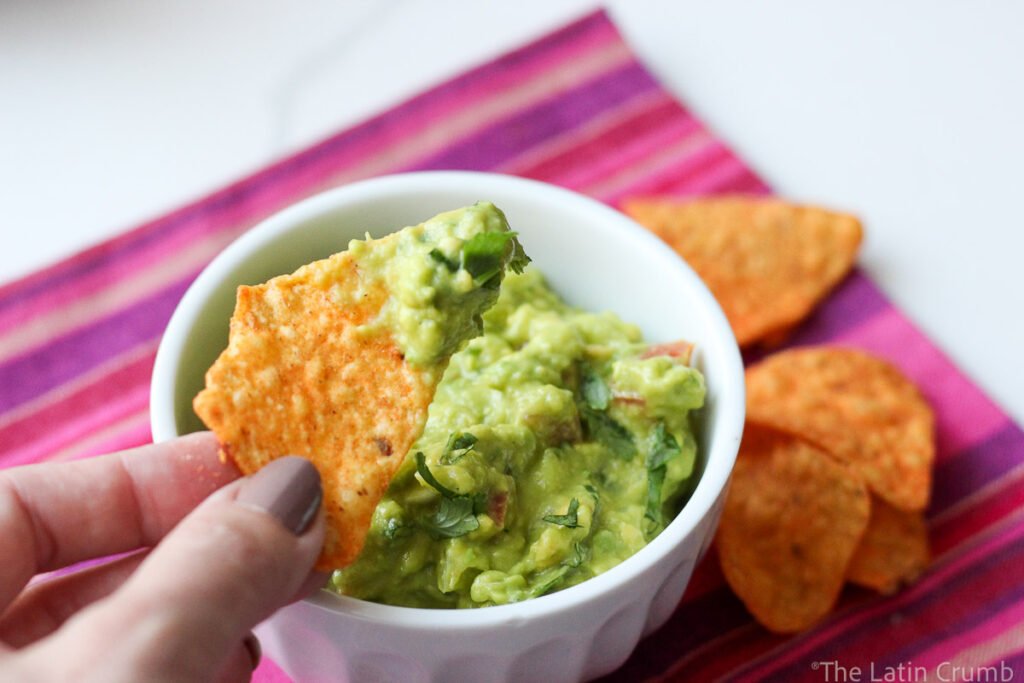 Fresh, creamy, and ready in 10 minutes. Made with ripe avocados, lime, cilantro, and jalapeño. The classic version, no shortcuts.

