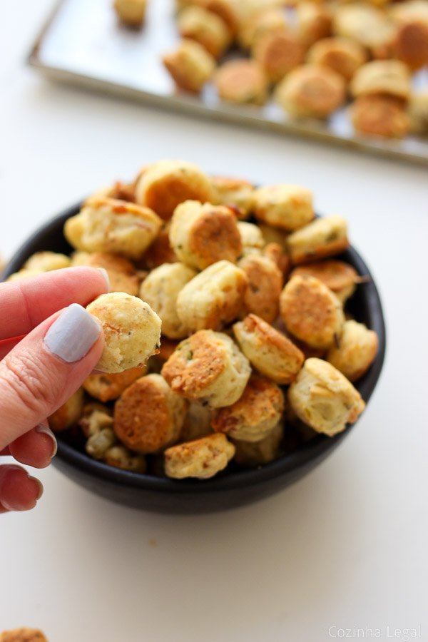 These crispy, savory homemade biscuits are packed with smoky bacon, salty parmesan, and briny olives. One bowl, no mixer, and on the table in under 30 minutes.